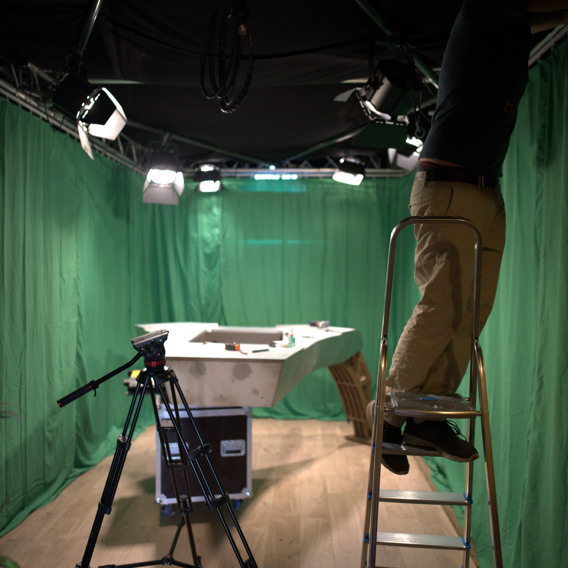 Mise en place du fond vert au Studio LANFANT